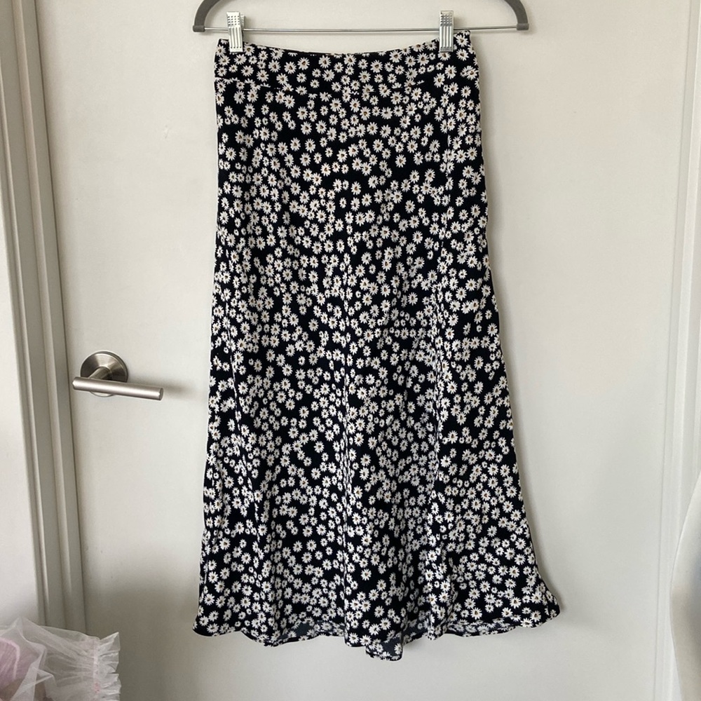 Sezane Sandy Skirt in Daisies NWT